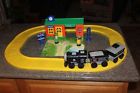 5513 Lionel My First Little Train Station Set Engine 2 Cars Reading Lines Battery 010404901155