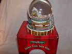 9-33051 Lionel Christmas Holiday Memories Golden Train Snow Globe 023922330512