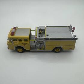 10263 Athearn N Fire Truck Protection District Engine # 206