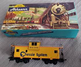 3358 Athearn Vintage Ho Gauge Chessie Ststem Yellow Caboose B&o With Box