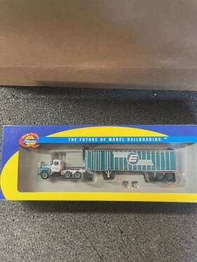 70990 Athearn #70990 Ho Scale Trailers Inch Eazor Mack R With 40 Ext. Post Trailer