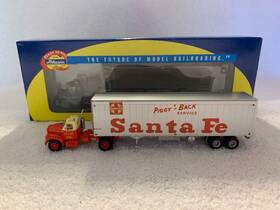 Athearn 797534931916 #93191 Ho Scale Santa Fe Mack B With 40ft Reefer Trailer