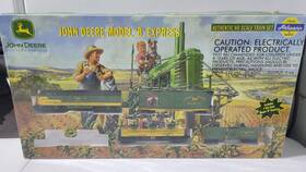 Athearn 797534990333 1/87 John Deere Model B Express Ho Train Set Missing 2 Tractors