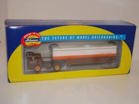 815806 Athearn Ho Scale Brewers Retail Ford C Tractor With Beverage - Rare