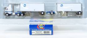 91141 Athearn Ho Motor Cargo Freightliner Coe Sleeper With Two 28ftft Wedge Trailers