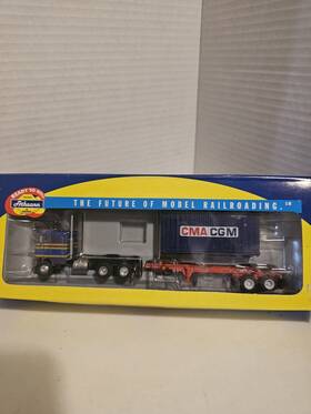 92122 Athearn Ho Freightliner Tractor With Chassis And 20ft Cma Cgm Container