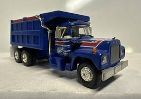 93130 Athearn Ho Scale Rtr Rich Johnson Mack R Dump Truck #93130