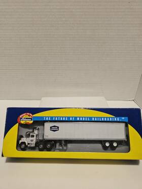 93132 Athearn Ho Mack R Truck With 45ft Trailer Union Carbide