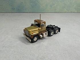 93145 Athearn Used Ho Mack 3 Axle Tractor Gold And Brown Rare Read Description