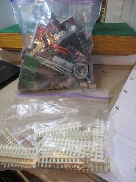 Atlas 843375000264 Huge Collection Of Ho Parts And Accessories 2 Bags