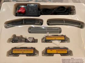 Bachmann 022899240046 Prairie Flyer Steam 4-4-0 Loco Tender Combine And Coach Set 24004
