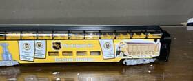 14-11295-006 Bachmann Hawthorne Village National Hockey League Boston Bruins Dome Car With Tracks