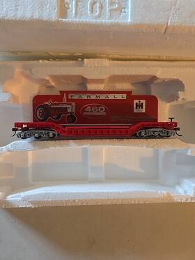 1400185003 Bachmann Hawthorne Village Depressed Flatbed Farmall Billboard