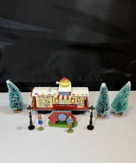 14-01742-003 Bradford Exchange - Hawthorne Village Sweet Treats Caboose Train 2 Figures Extras