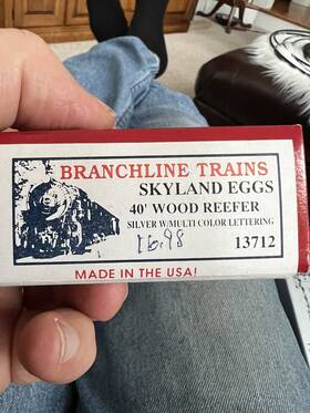 13712 Branchline/accurail #13712 Skyland Eggs 40ft Wood Reefer Ho