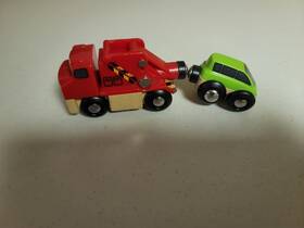 33528 Brio World Wooden Railway #33528 Tow Truck And Lime Green Car