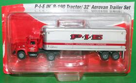 R-190 Classic Metal Works 31103 Mini Metals Pie Ih Tractor And 32ft Aerovan Trailer