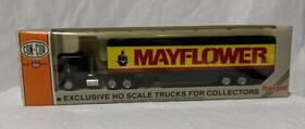 0004-001047 Con-cor Cabover Semi With Moving Van Trailer Mayflower Ho Scale