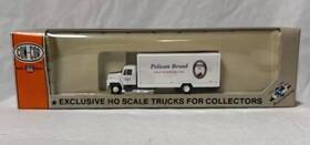 0004-001090 Con-cor Straight Truck Van Box Pelican Bread Ho Scale