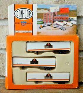 0004-006102 Con-cor Southern Pacific Golden Pig Service N-scale 45ft Piggyback Box Trailers