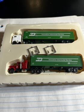 0004-003003 Con-cor 004-003003 Tractor Trailer Burlington Northern 2pcs Part #