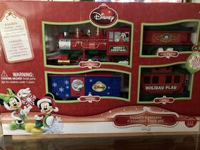 Disney 019071600705 20 Piece Christmas Battery Operated Train Set In Excellent Condition