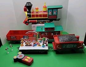 91376561 Disney Mickey Mouse And Friends - Making Christmas Magical Train Set