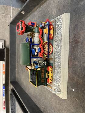 Enesco 045544066761 1991 On The Right Track Deluxe Action Musical Train