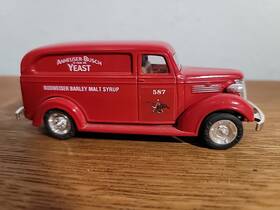 0144 Ertl K Anheuser Bush Yeast Sedan Delivery 1/25 G Scale