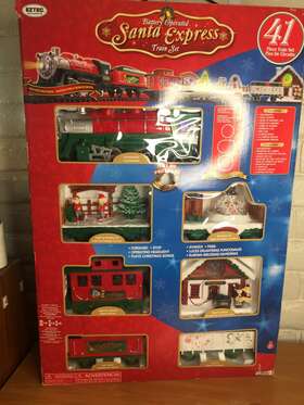 Eztec 019071621977 Santa Express Train Set Christmas 41 Pieces Holiday Decoration