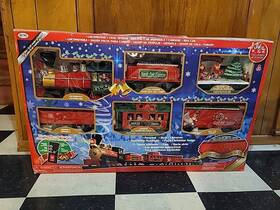 37185 Eztec North Pole Express Christmas Train Set 36 Pcs Remote Control By