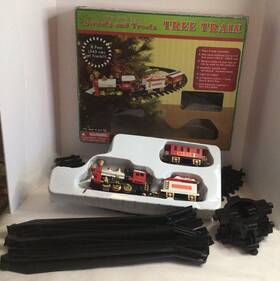 Zq0612 Golden Rich 2012 Christmas Sweets And Treats Tree Train Set Light Up With Sounds