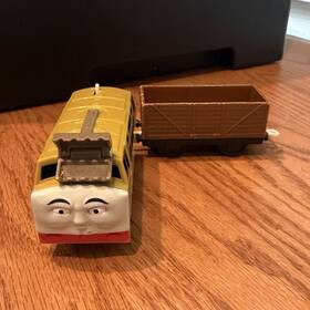 W47107 Gullane Thomas Limited Train Trackmaster Yellow Diesel Engine With Brown Cargo Wagon Working