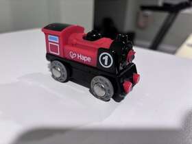 Hape 943478014916 Wooden Railway Battery Powered Engine No. 1 Kids Train Red