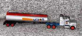 950209 Herpa #950209 Kenworth Sleeper Cab With 40ft Tank Trailor Inch Union 76 H.o.1/87