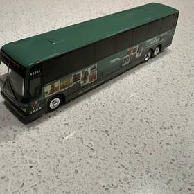 87-0396 Iconic Replicas Ho Greyhound Military Tribute To Heroes Prevost X3-45 Bus 1/87
