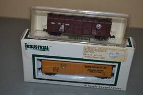 Idm7793 Industrial Rail & Life-like S789a N Scale Ind. Raskin Packing Frt. Car And Great Northern Box