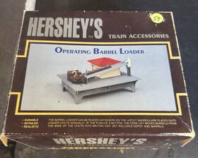 K-01242 K-line 040369012429 Hersheys Train Accessories Operating Barrel Loader 1992 O Gauge