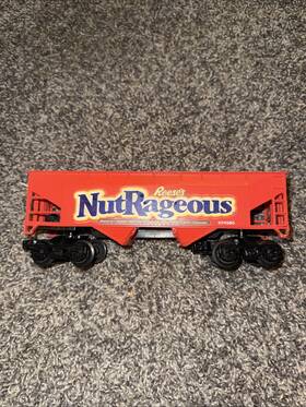 K624505 K-line 0/027 Scale Hersey/s Reeses Nutrageous Hopper Car 100th Aniversary