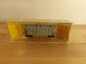 Kadee 765484083122 Ho #8312 Rutland Ps2 Two Bay Covered Hopper Car