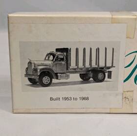 432-3001 Lee Town Ho Metal Kit B-42 Mack Stake Truck Circa 1954