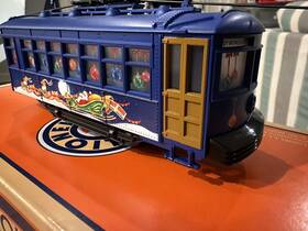 2335060 Lionel #2335060 Angela Trotta Thomas Christmas Trolley