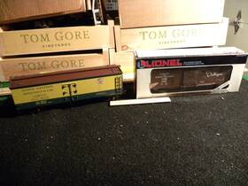15236-16617 Lionel And K-line Two Never Run Box Cars - One With Ob Flashing E.t.d. Light Fast Ship