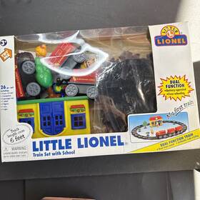 982028 Little Lionel Train Set With School My First Battery Powered Railroad