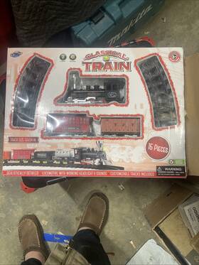 Lollipop 710413045047 Classical Train Deluxe 15 Piece Set Lights Sounds Holiday Express
