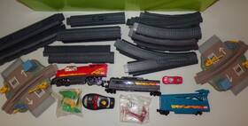Mattel 074299893865 Hot Wheels Infra-red Remote Control Power Express Train Set Over 21 Ft Of Track