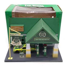 279-0631 Menards O Scale Paul Menard Quaker State Building Front/box