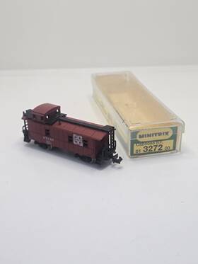 3272 Minitrix N Scale Railroad Train Santa Fe Caboose