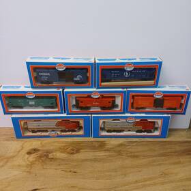 Model Power 037135079724 Vintage Ho Scale Box With Sliding Door Quantity Of 7
