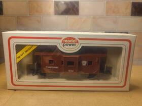 8243 Model Power Ho Pennsylvania Rr 36ft Bay Window Caboose #8243 In Box Great Cond